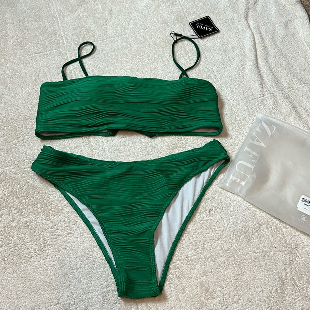 Zaful green ribbed bikini new with tags